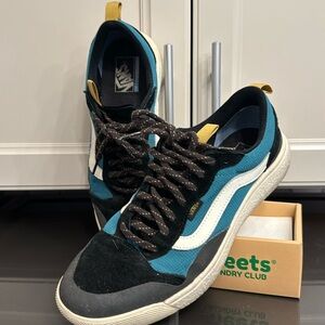 Vans Ultra Range size 11.5 Trail Riders